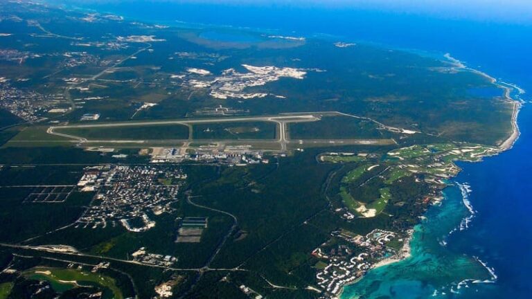 Aeropuerto Punta Cana foto por Doodybutch WIKIPEIDA 768x432