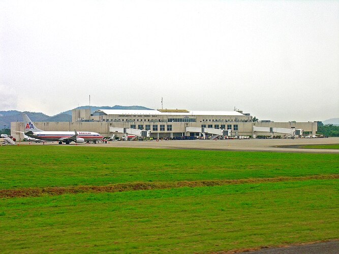 Ramon Villeda Morales International Airport foto pot Dennis G. Jarvis WIKIPEDIA 1
